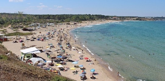 Премиерът Кирил Петков баща му Петко Петков и депутатът от